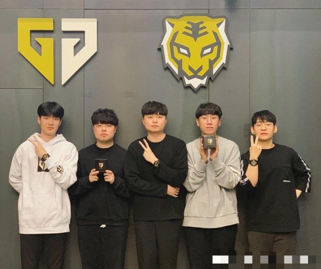 这份责任更 这份责任更