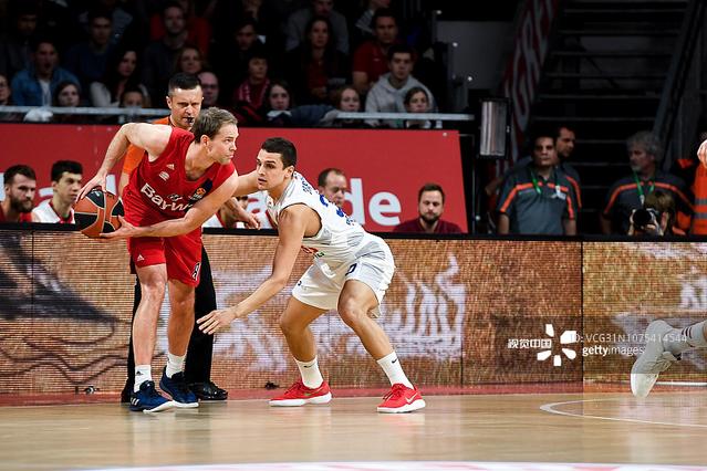 em